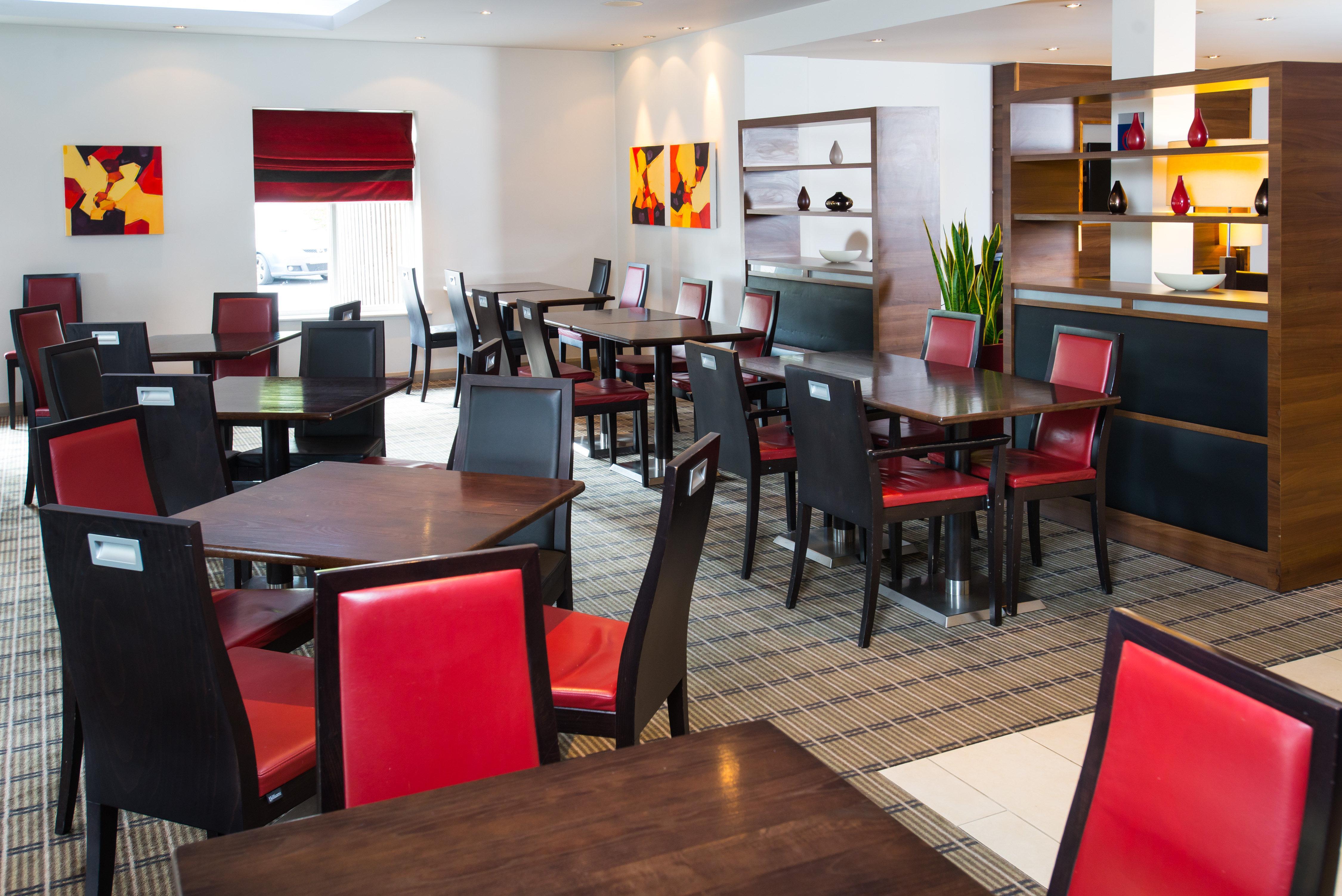 Holiday Inn Express Birmingham Oldbury By Ihg Exterior foto