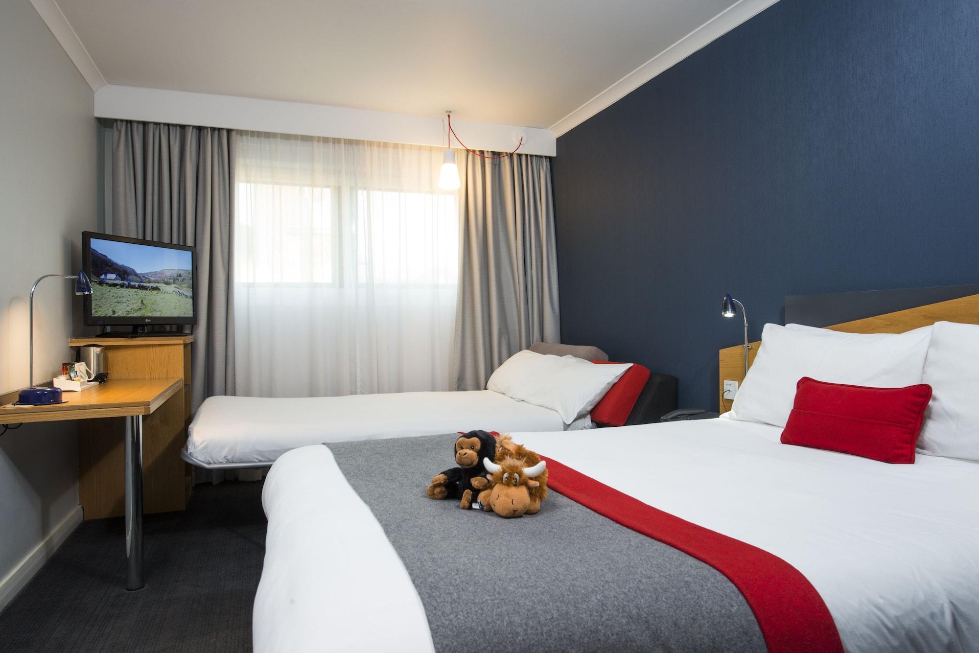 Holiday Inn Express Birmingham Oldbury By Ihg Exterior foto